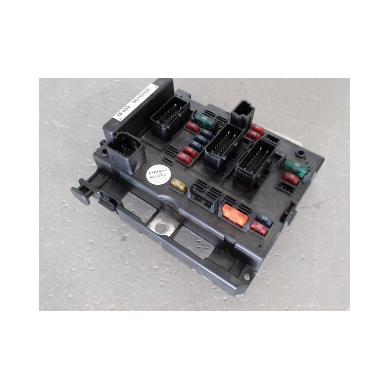 BOITE A FUSIBLES PEUGEOT 307