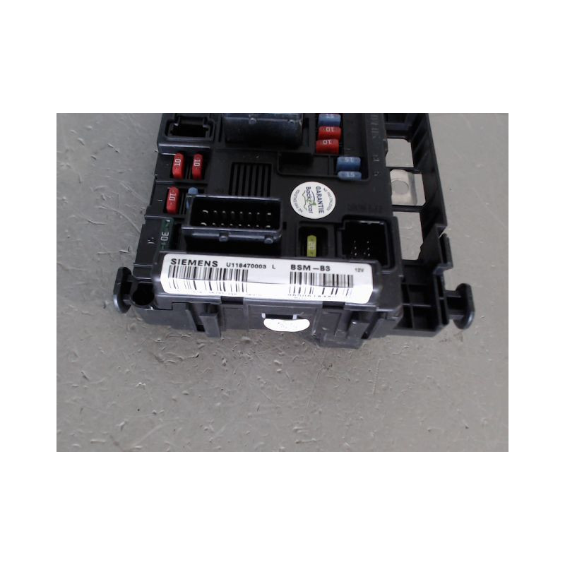 BOITE A FUSIBLES PEUGEOT 206