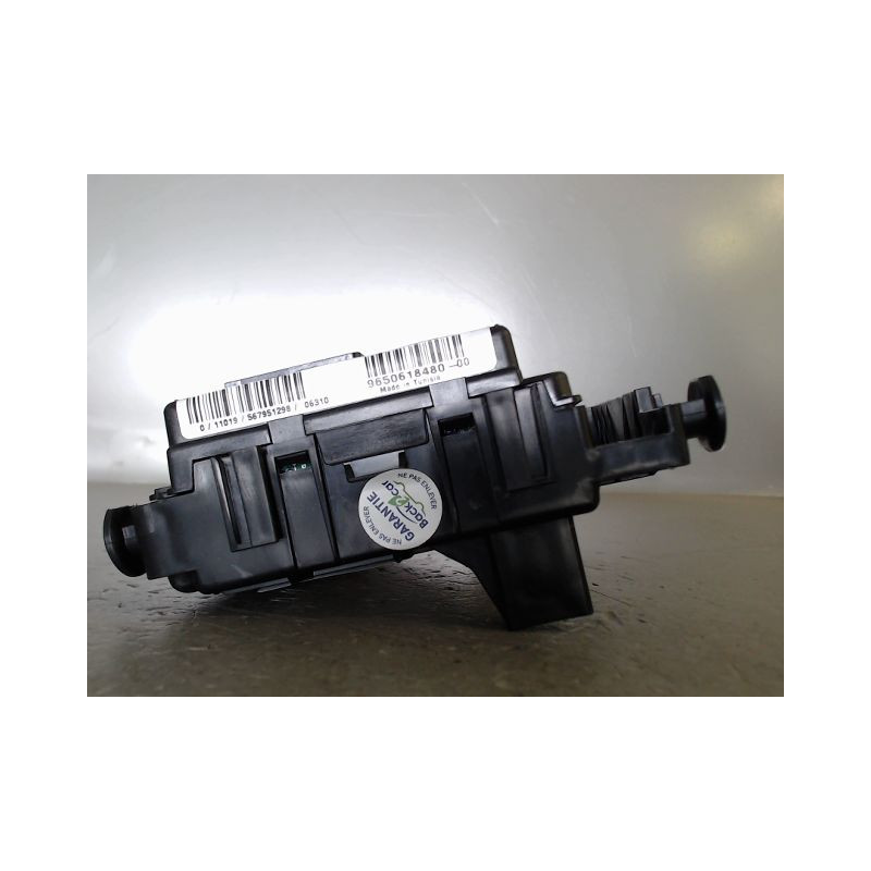 BOITE A FUSIBLES PEUGEOT 206