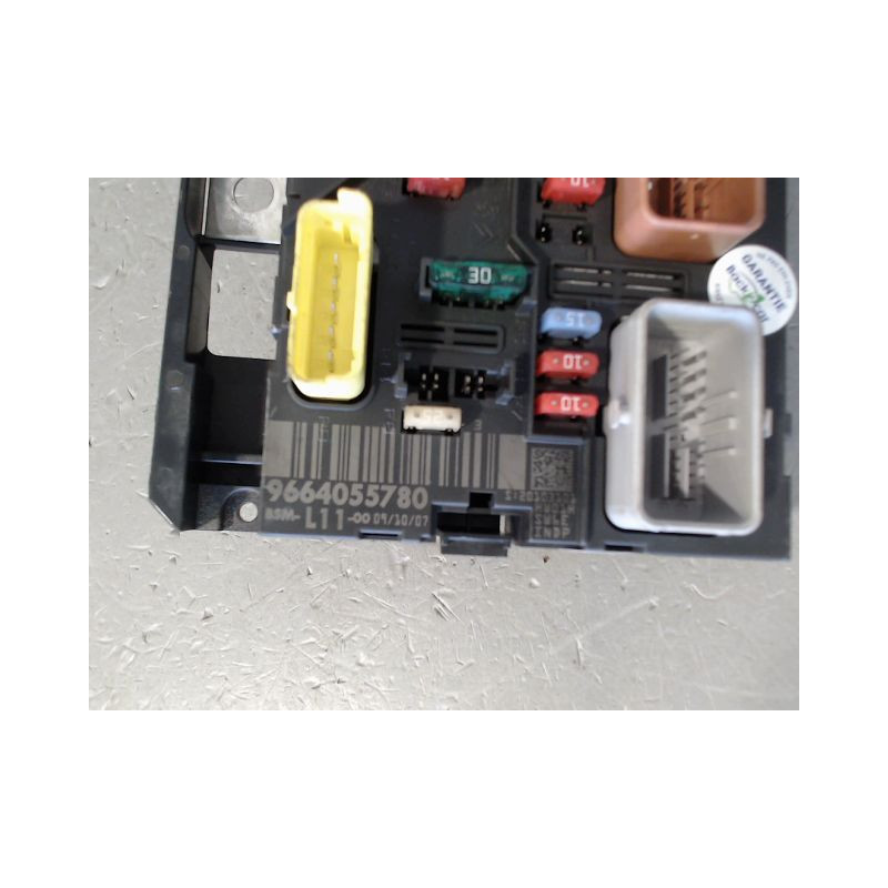 BOITE A FUSIBLES PEUGEOT 307