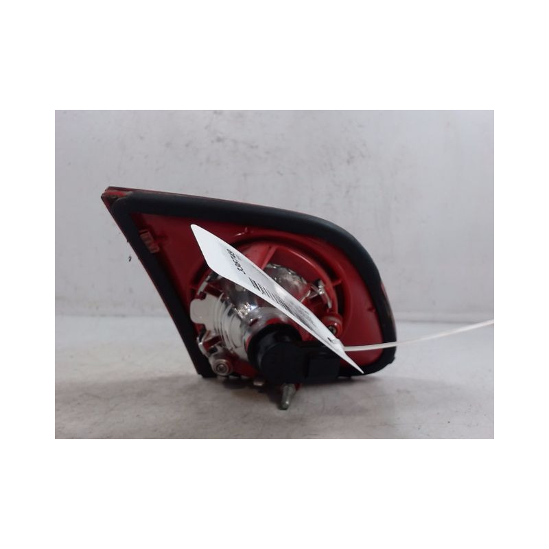 FEU ARRIERE INTERIEUR DROIT VOLKSWAGEN PASSAT 2005-