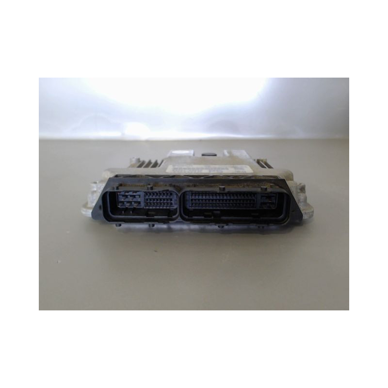 CALCULATEUR MOTEUR TOYOTA VERSO-S