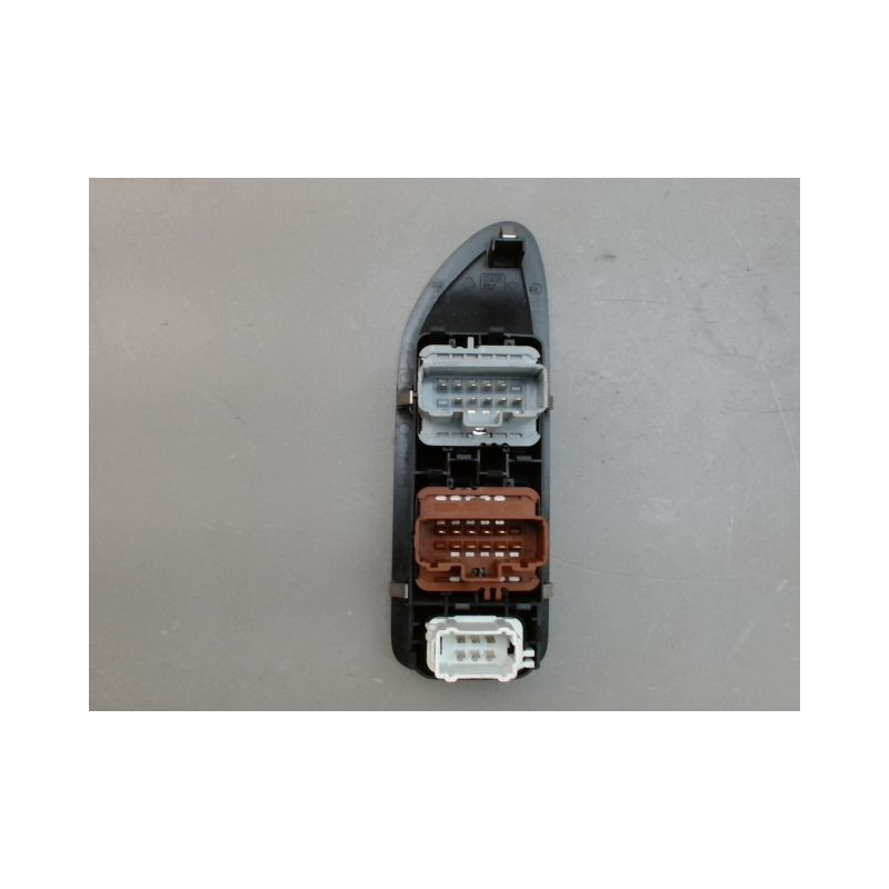 COMMANDE LEVE-GLACE PORTE AVG RENAULT LAGUNA