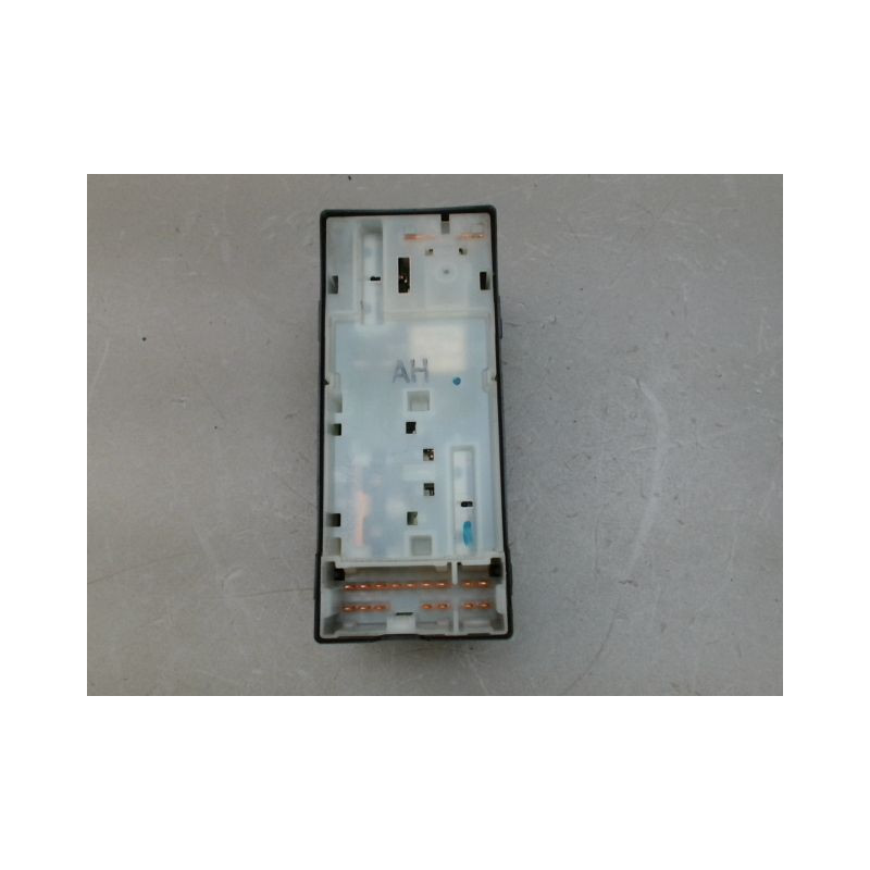 COMMANDE LEVE-GLACE PORTE AVG NISSAN MICRA