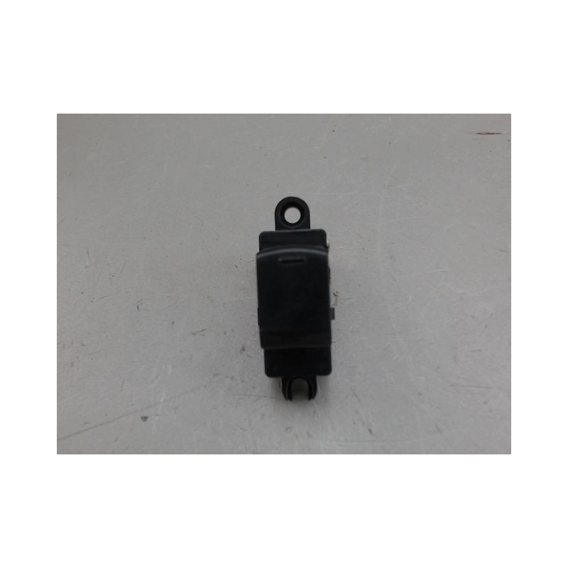 COMMANDE LEVE-GLACE PORTE AVD NISSAN MICRA