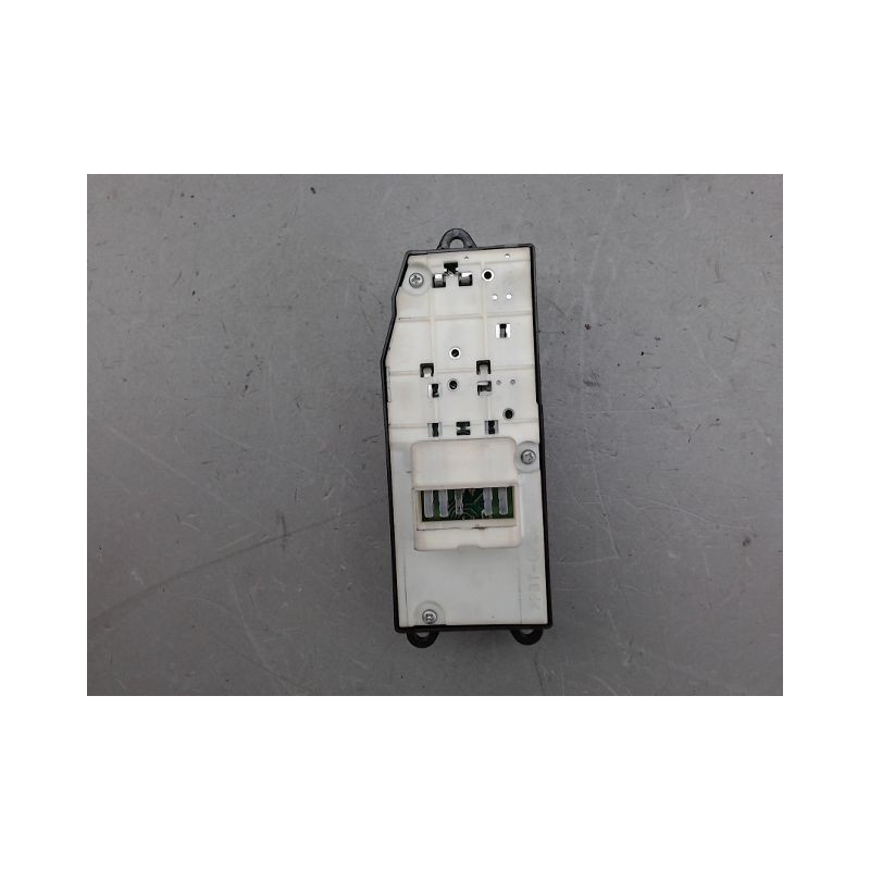 COMMANDE LEVE-GLACE PORTE AVG TOYOTA YARIS