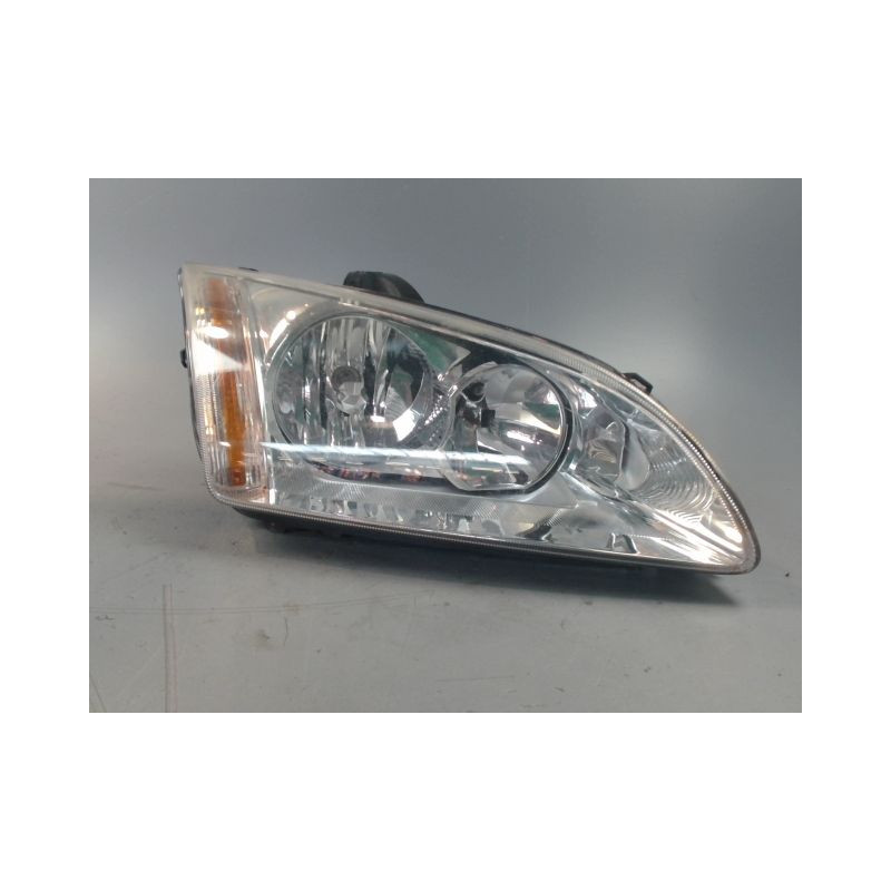 PHARE DROIT FORD FOCUS 04-07