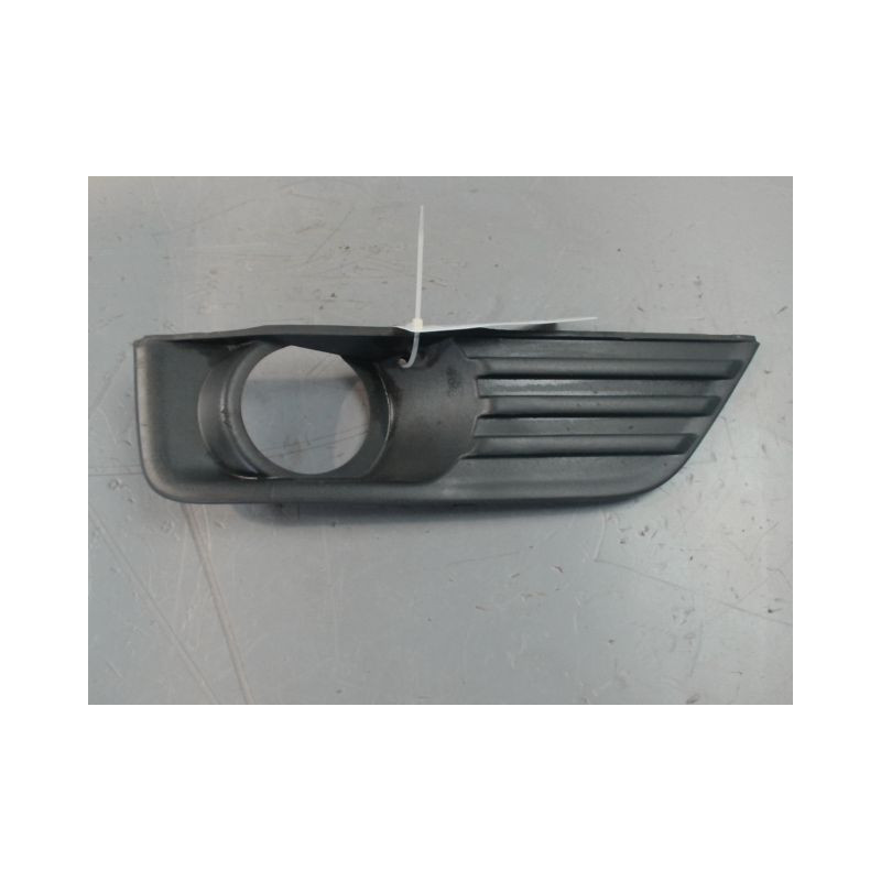 OBTURATEUR PHARE ADDITIONNEL PARE-CHOC AVD FORD FOCUS 04-07