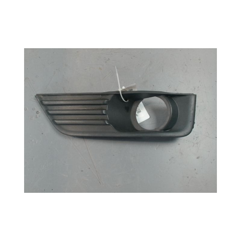 OBTURATEUR PHARE ADDITIONNEL PARE-CHOC AVG FORD FOCUS 04-07