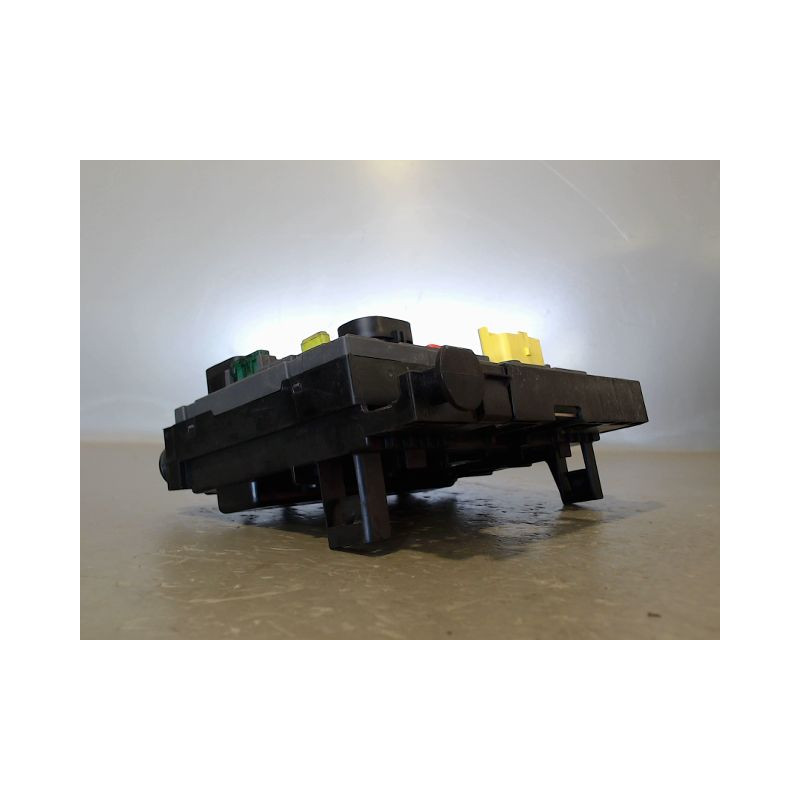 BOITE A FUSIBLES PEUGEOT 308 2011-