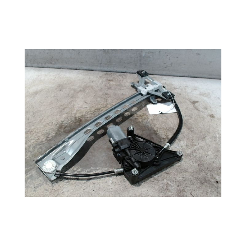 MECANISME+MOTEUR LEVE-GLACE AVANT DROIT TOYOTA AYGO 5P