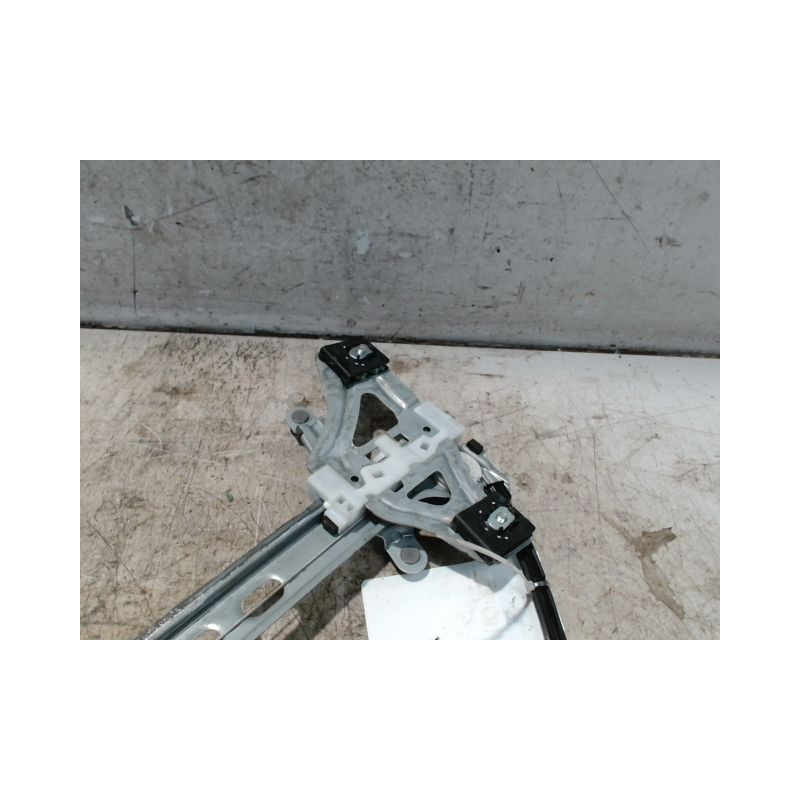 MECANISME+MOTEUR LEVE-GLACE AVANT DROIT TOYOTA AYGO 5P