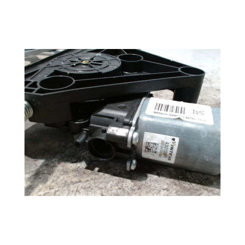 MECANISME+MOTEUR LEVE-GLACE AVANT DROIT TOYOTA AYGO 5P