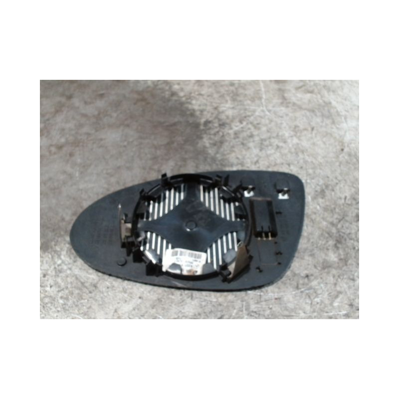 GLACE RETROVISEUR EXT D MERCEDES CLS