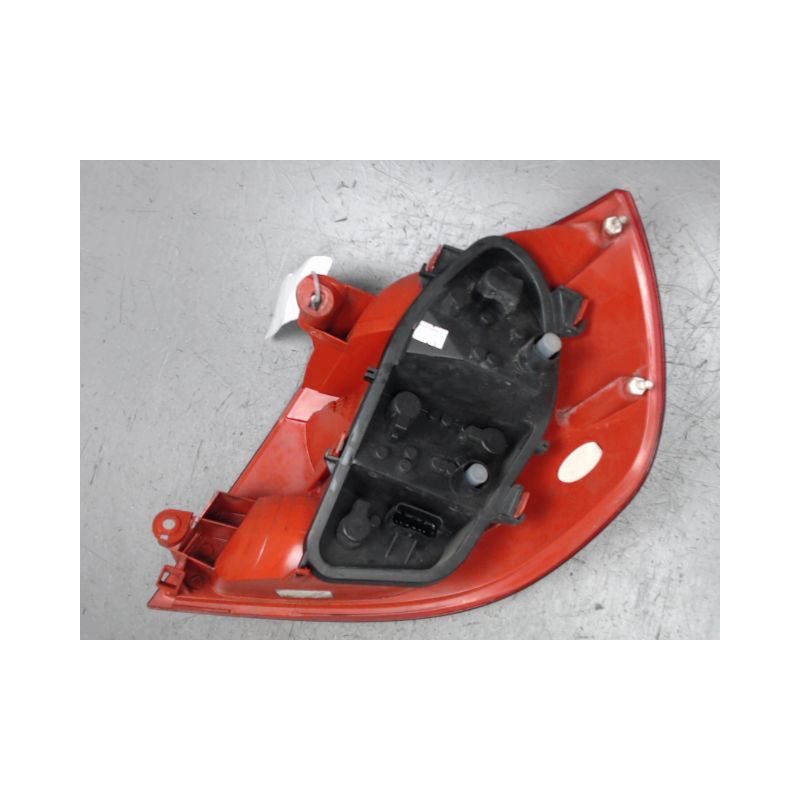 FEU ARRIERE GAUCHE  RENAULT CLIO III 2005-