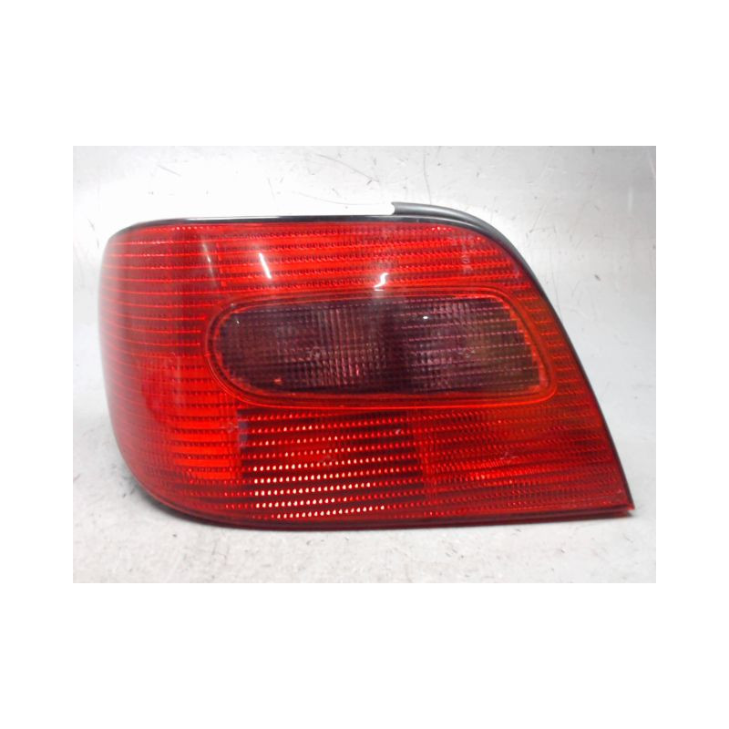 FEU ARRIERE GAUCHE  CITROEN XSARA 2000-