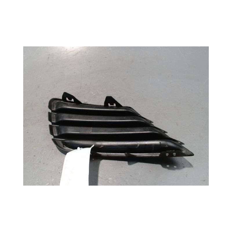 OBTURATEUR PHARE ADDITIONNEL PARE-CHOC AVG PEUGEOT 207 3P