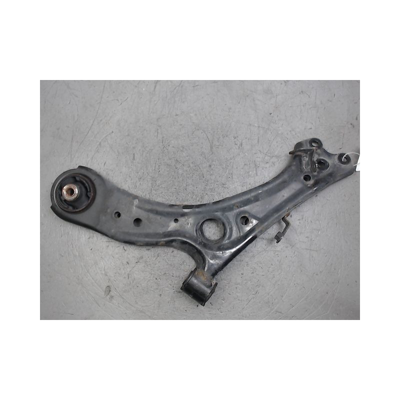 TRIANGLE INFERIEUR AVANT GAUCHE HONDA HR-V