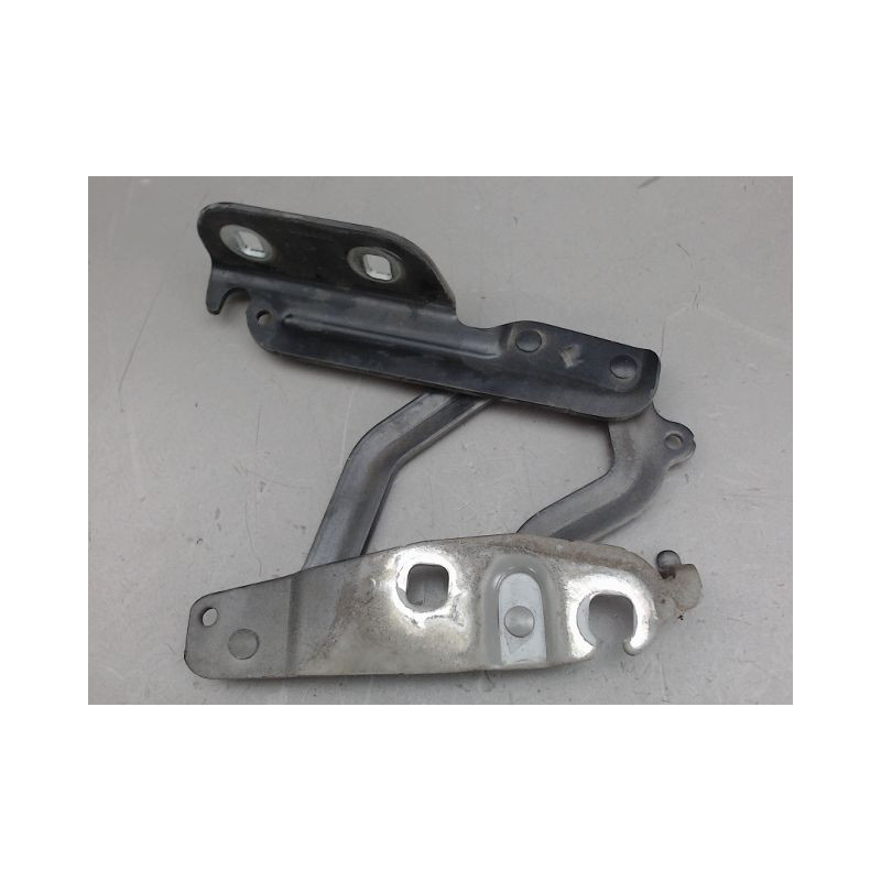 COMPAS DROIT CAPOT FORD FIESTA
