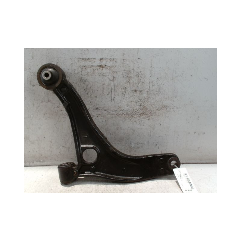 TRIANGLE INFERIEUR AVANT GAUCHE RENAULT MASTER
