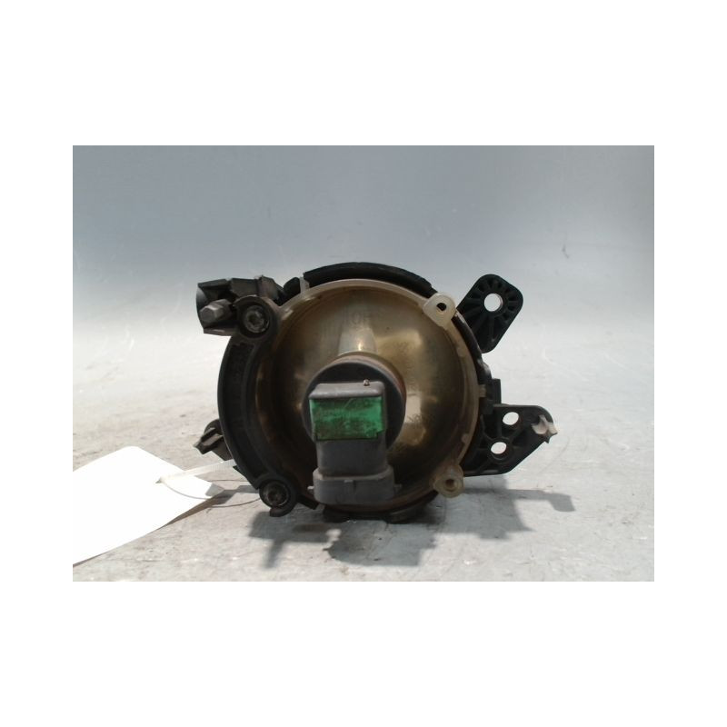 PHARE ANTIBROUILLARD AVANT DROIT MERCEDES CLASSE B 05-08