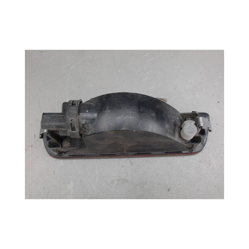 FEU BROUILLARD CENTRAL ARRIERE NISSAN QASHQAI