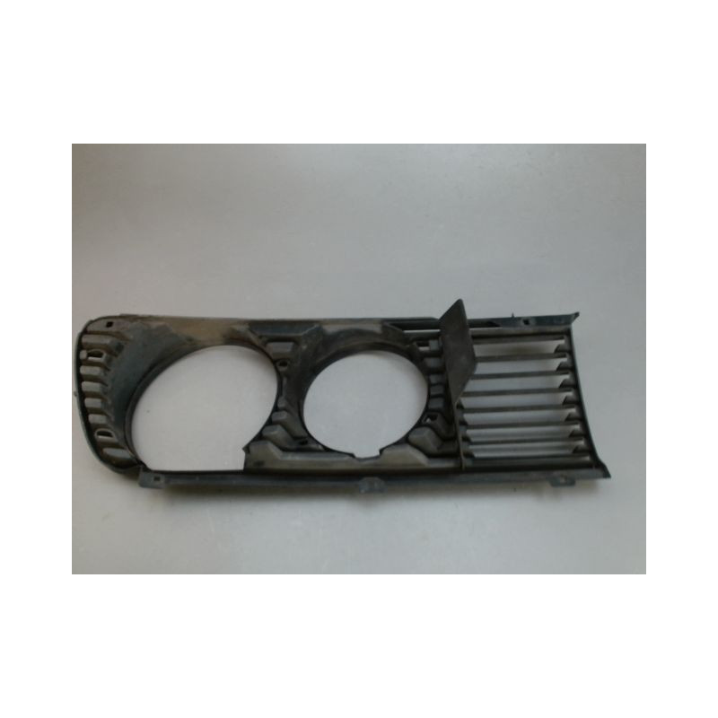 GRILLE CALANDRE DROIT B.M.W. 518