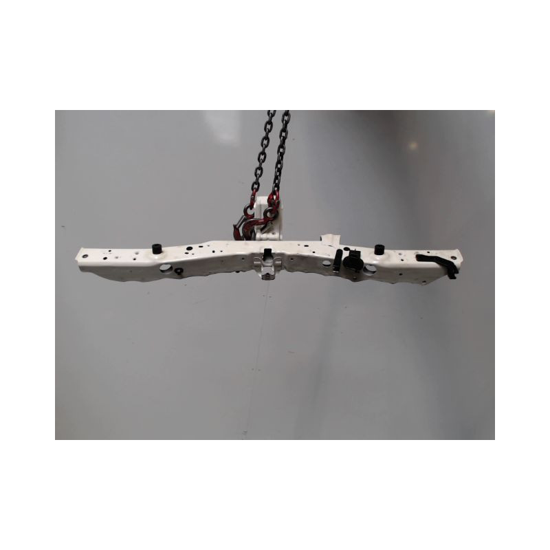 TRAVERSE SUPERIEURE ARMATURE AVANT TOYOTA VERSO 2010-