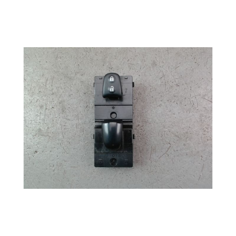 COMMANDE LEVE-GLACE PORTE AVD NISSAN QHASQAI 2007-