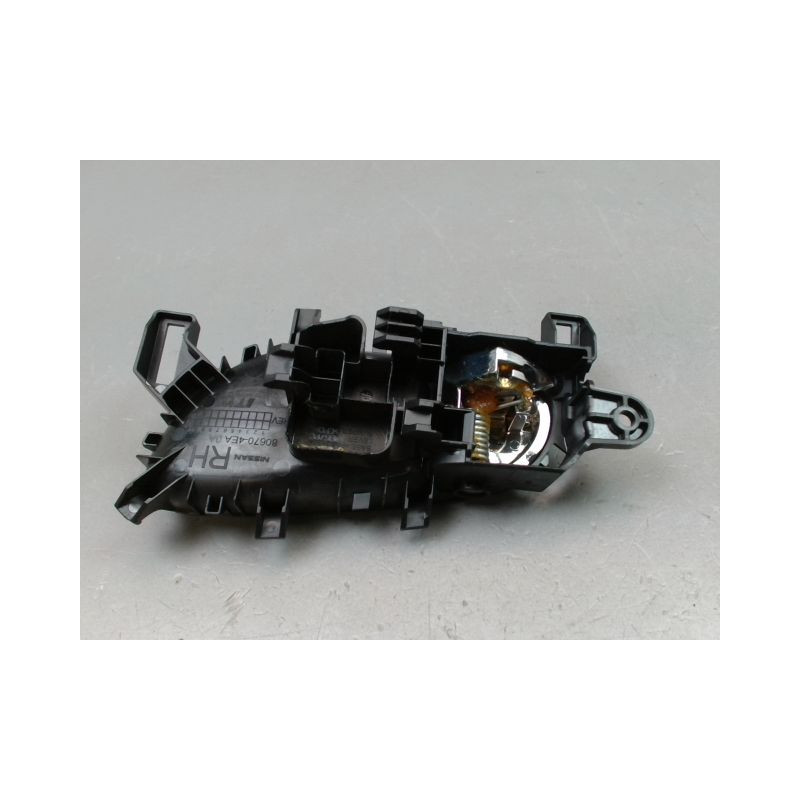 POIGNEE INTERIEURE PORTE AVANT DROIT NISSAN QHASQAI 2007-
