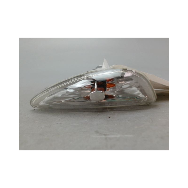 REPETITEUR AILE DROIT KIA VENGA 09-