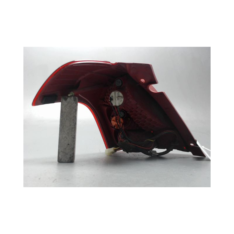 FEU ARRIERE DROIT SUZUKI SWIFT -03/05