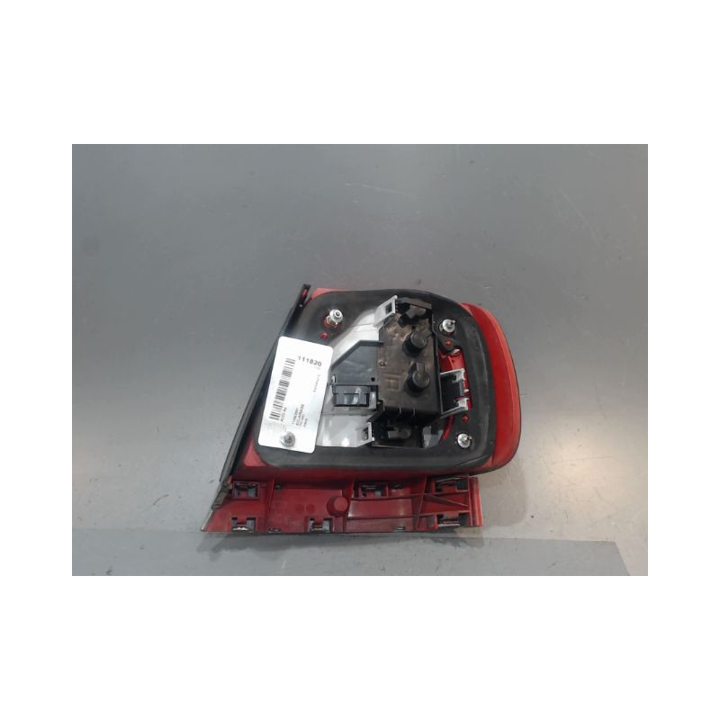 FEU ARRIERE GAUCHE  AUDI A4