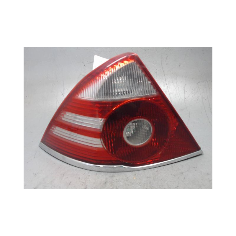 FEU ARRIERE GAUCHE  FORD MONDEO 2000-2007