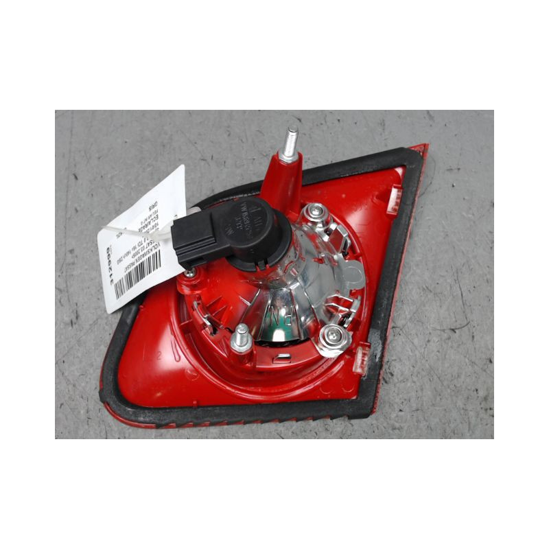 FEU ARRIERE INTERIEUR GAUCHE VOLKSWAGEN PASSAT 2005-