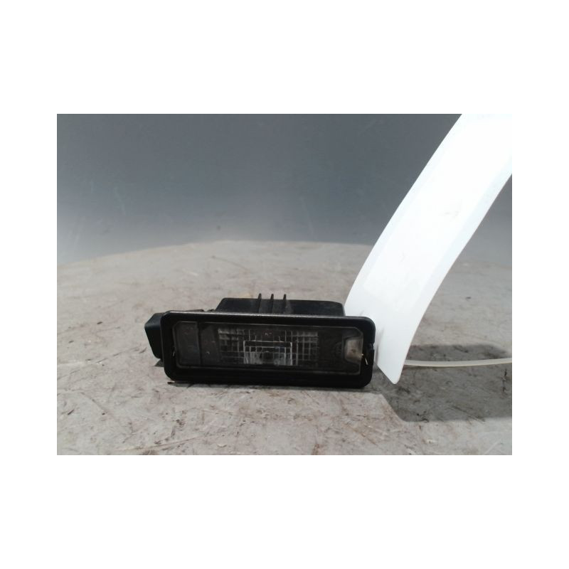 ECLAIREUR PLAQUE DE POLICE DROIT VOLKSWAGEN POLO 2009-