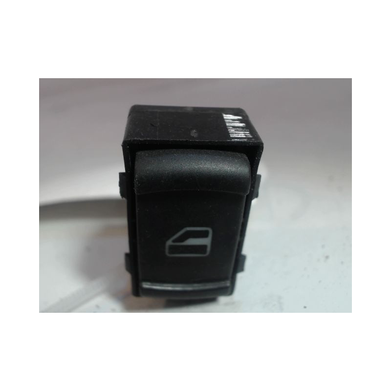 COMMANDE LEVE-GLACE PORTE ARG VOLKSWAGEN PASSAT BREAK 97-2000