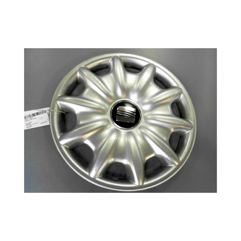 ENJOLIVEUR DE ROUE SEAT LEON 2000-2006