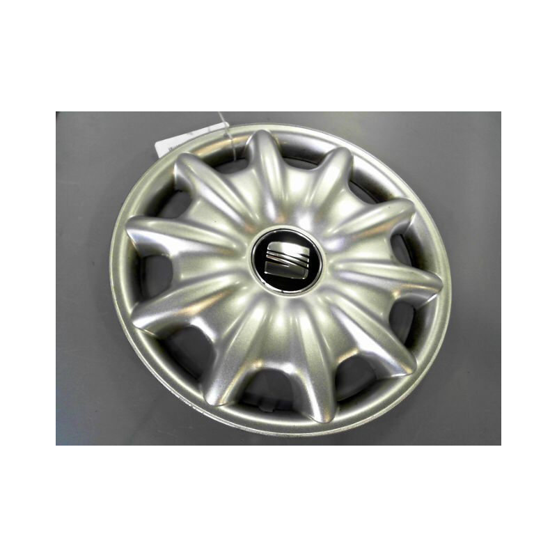 ENJOLIVEUR DE ROUE SEAT LEON 2000-2006