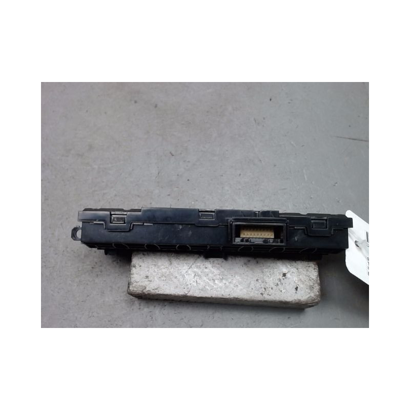 BOUTON DE WARNING DACIA DUSTER 2010-