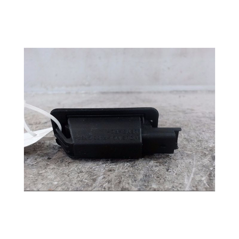 ECLAIREUR PLAQUE DE POLICE DROIT PEUGEOT 208