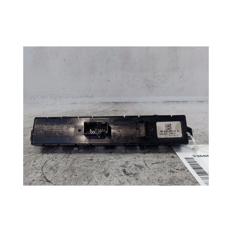 BOUTON DE WARNING PEUGEOT 3008 2009-