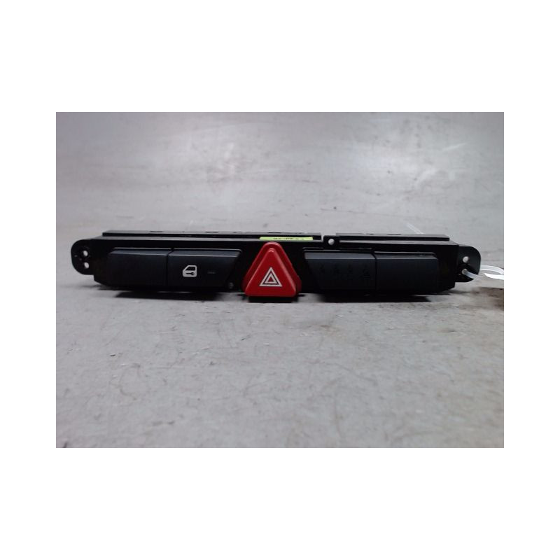 BOUTON DE WARNING KIA CEE-D