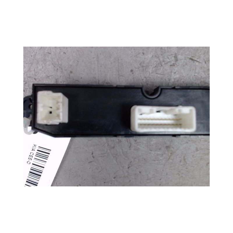 BOUTON DE WARNING KIA CEE-D