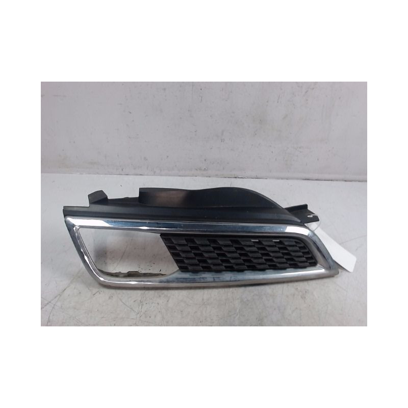 GRILLE CALANDRE DROIT NISSAN MICRA