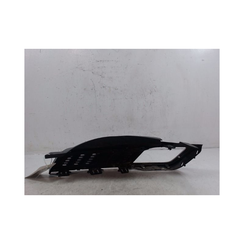 GRILLE CALANDRE DROIT NISSAN MICRA