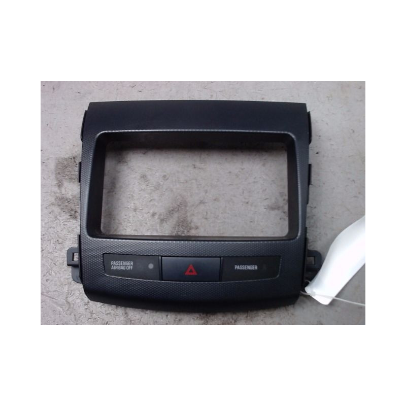 BOUTON DE WARNING MITSUBISHI OUTLANDER