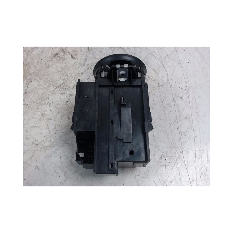 LECTEUR DE CARTE VOLKSWAGEN PASSAT 2010-