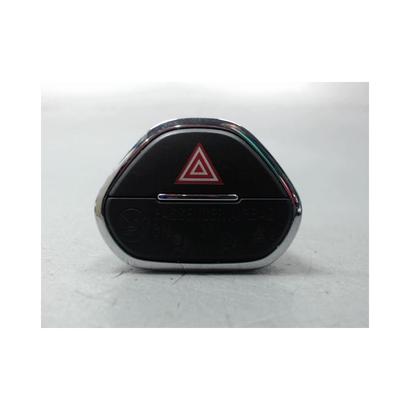 BOUTON DE WARNING OPEL CORSA