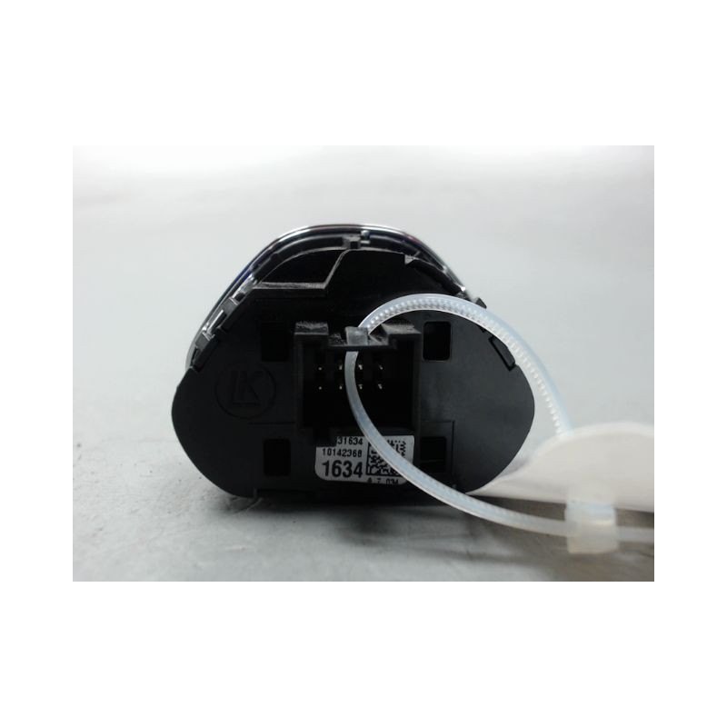 BOUTON DE WARNING OPEL CORSA